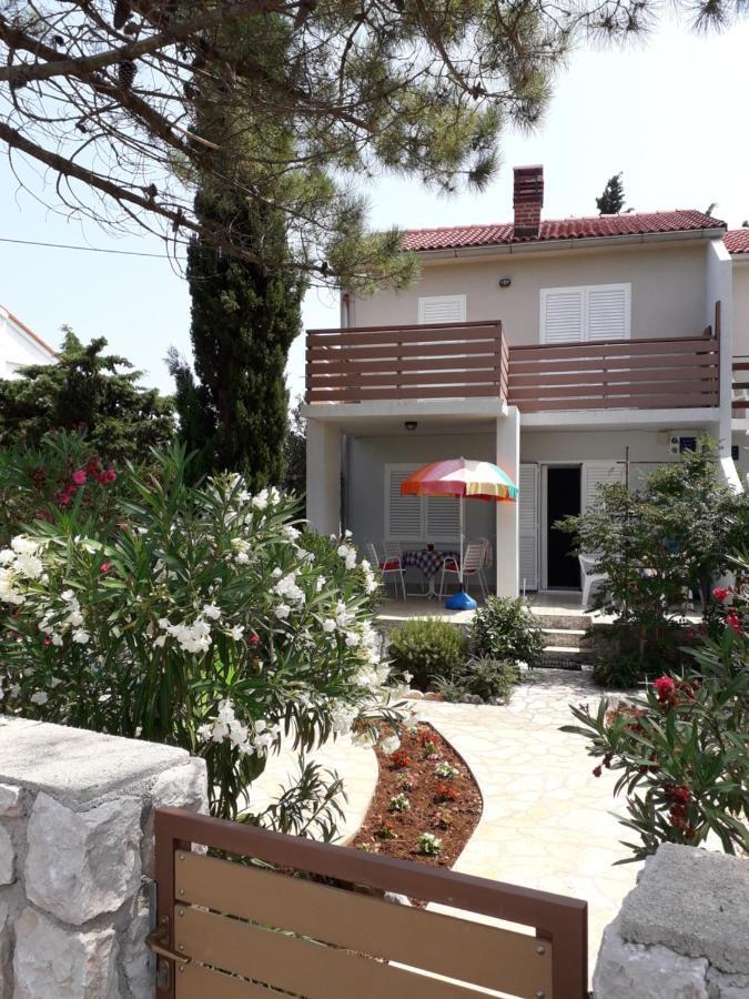 Holiday Home Novalja Bagian luar foto