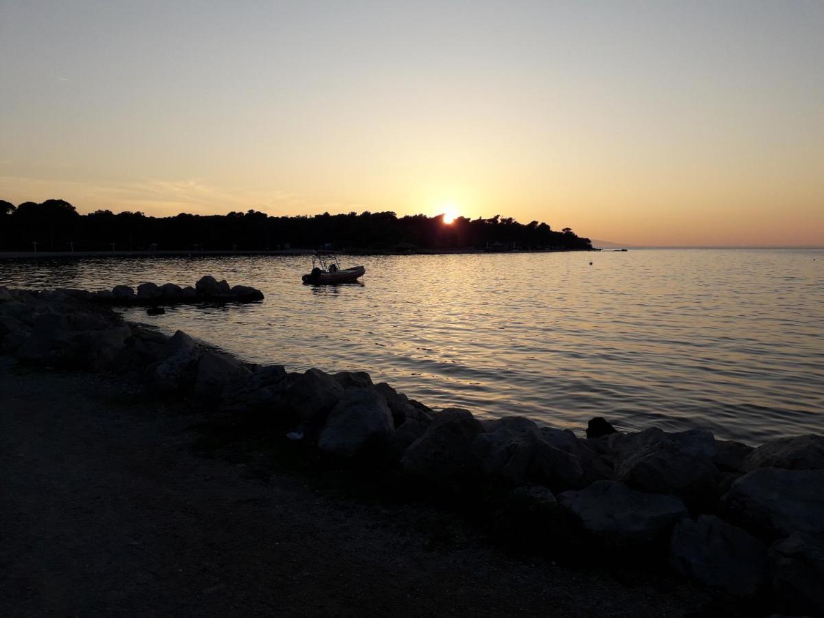 Holiday Home Novalja Bagian luar foto
